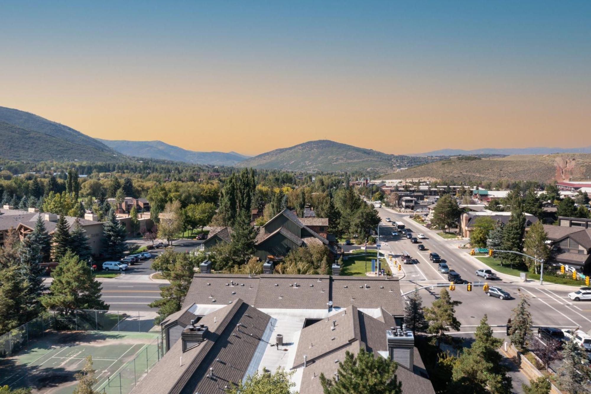 Payday By Avantstay Cozy Condo In Ideal Location Park City Exterior photo